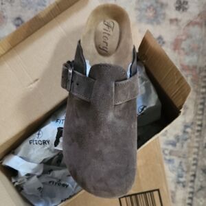 Tory Burch Black Logo on Kraft Brown Cardboard